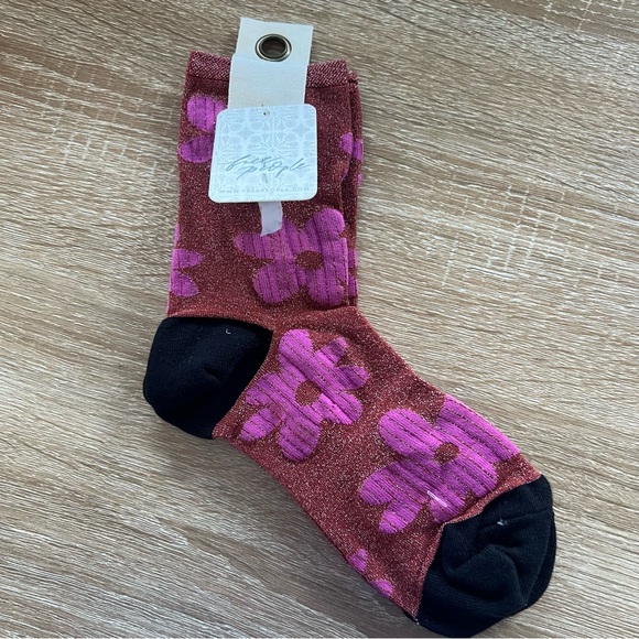 Free People Groove Out Daisy Socks - Picture 3 of 4